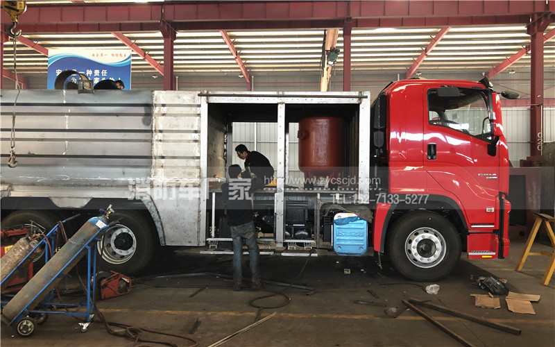 五十鈴泡沫干粉聯用消防車生產現場 五十鈴泡沫干粉聯用消防車生產現場